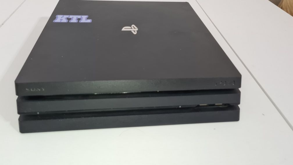 Продам ps4 pro 1 tb