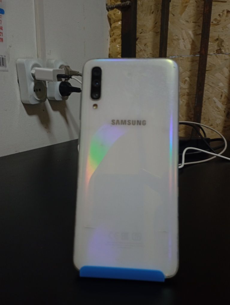 Продается Samsung Galaxy A70 128гб