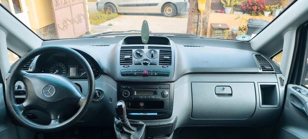 Vând Mercedes-Benz Vito 111 CDI, 8+1, extra lung