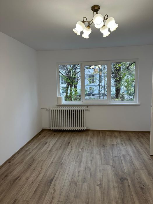 Apartament 2 camere de inchiriat nemobilat