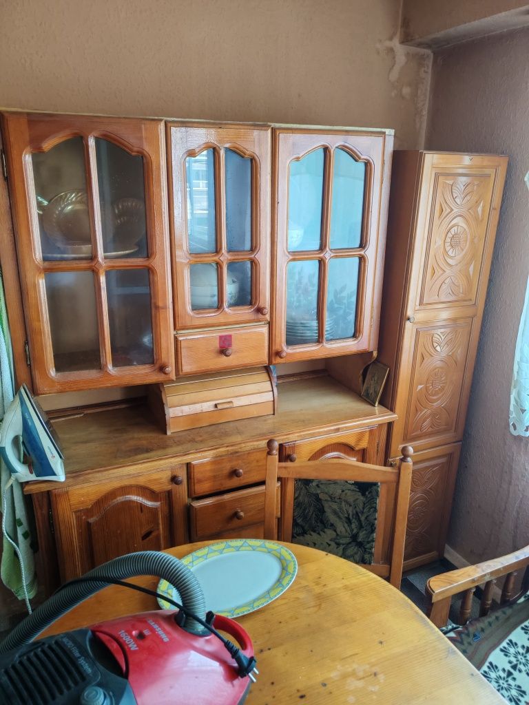 Мебели от масив, чам