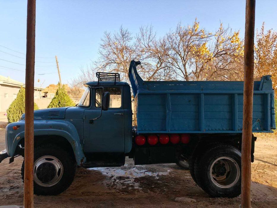 Зил (самосвал) Ишлаб чиқарилган йили 1988 йил. Техник ҳолати соз.