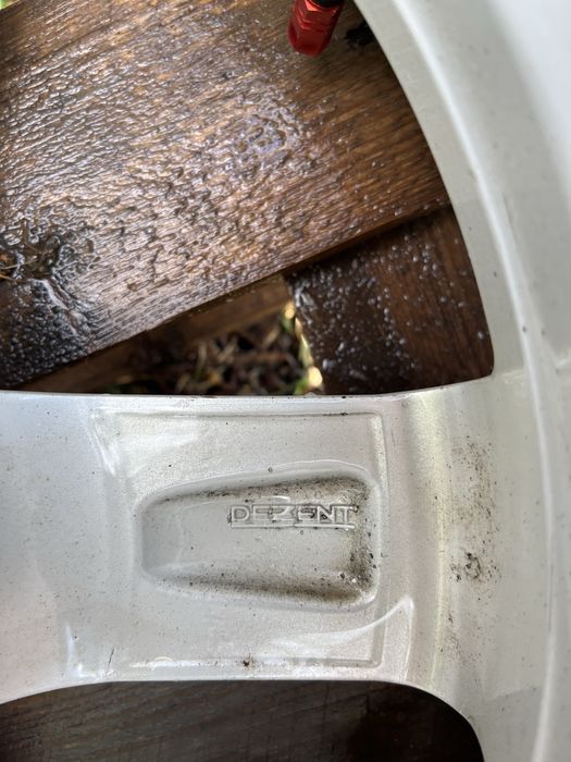 Jante Dezent R17 BMW cu anvelope de iarna 225/45R17