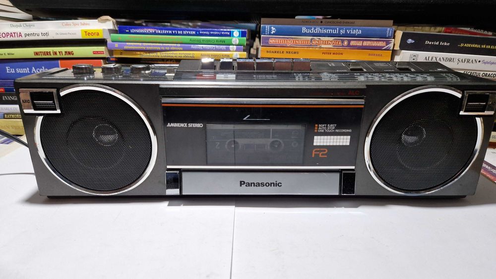 Radiocasetofon Panasonic RX-F2RS - anii '80