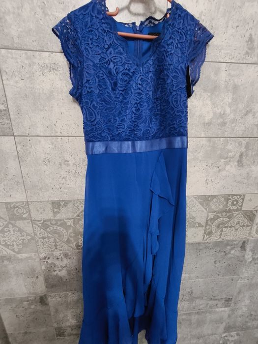 Rochie lungă elegantă Dressystar – model Vokuhila, albastru regal, măr