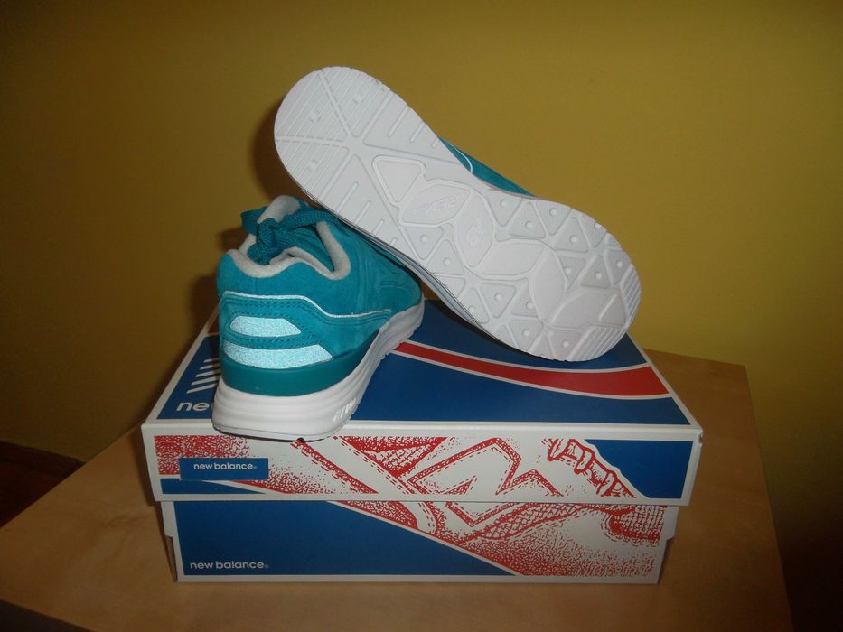 Adidasi New Balance ML1550CB marimea 40.5 -LICHIDARE STOC-