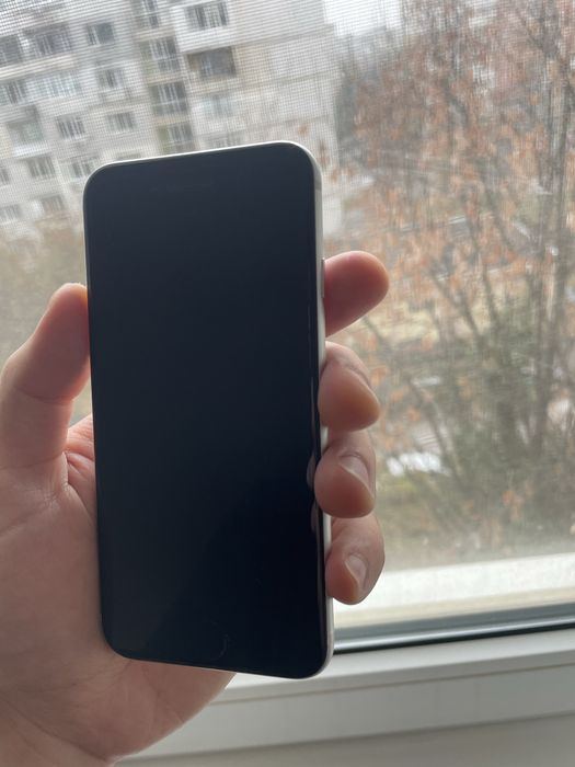 Iphone SE 2020 Отлично състояние