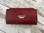 Дамско червено портмоне Guess