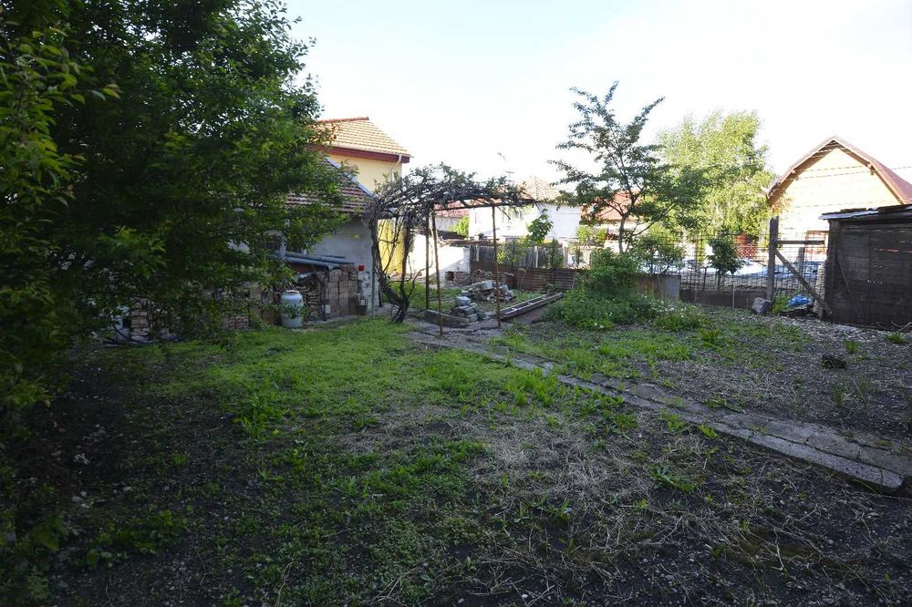 Casa individuala cu 4 apartamente, garaj dublu și gradina, N.Titulescu