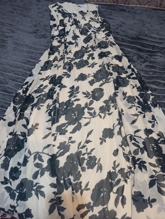 Продам красивое длинное платье