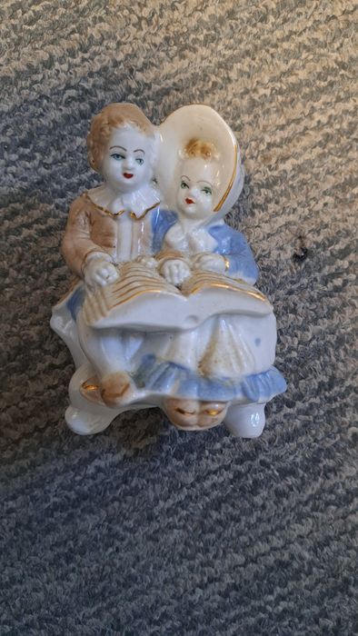 Set bibelouri de  portelan " Familie fericita"