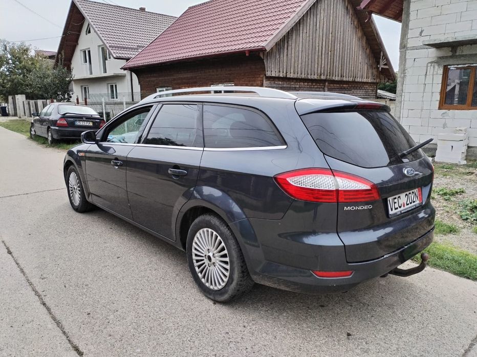 Vând Ford urgent