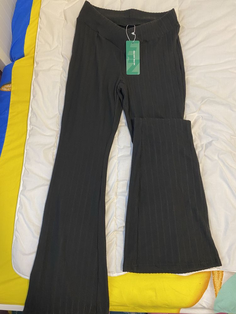 Pantaloni evazati 38