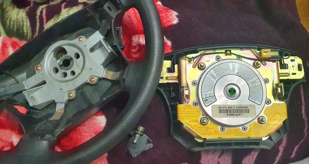 Оригинальный руль с Chevrolet Gentra 2014 года с Airbag ок цена 300