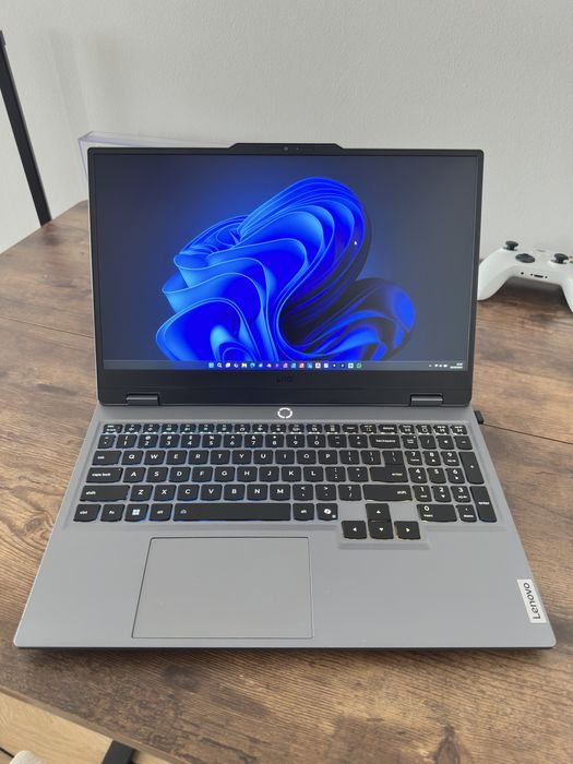 Lenovo loq 15irx10 i7 32gb ddr5 rtx 5070