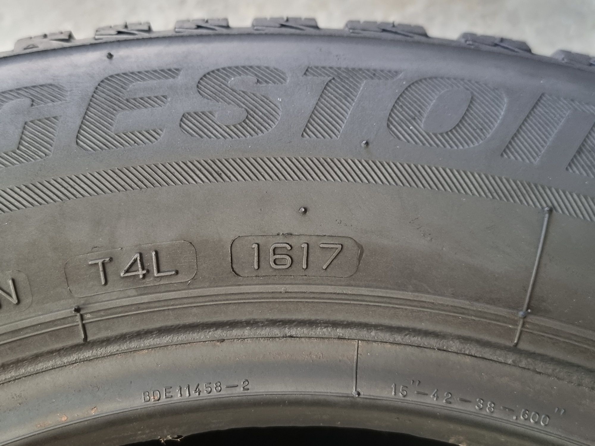 195/65/15 Bridgestone 4Броя: 180лв 6.5мм