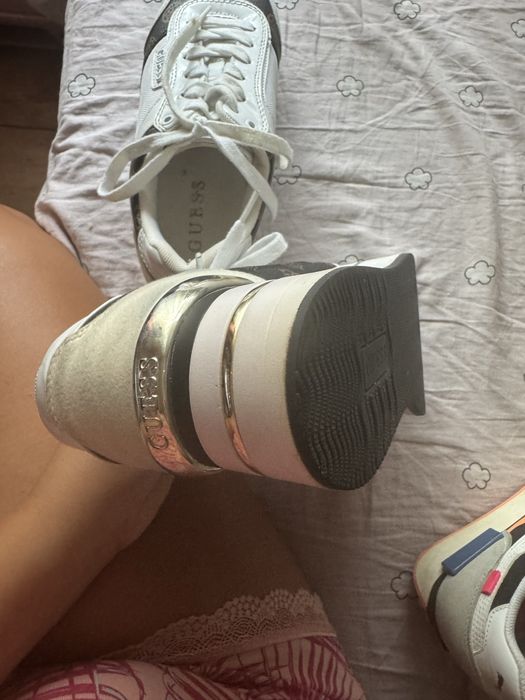 Adidasi cu platforma Guess