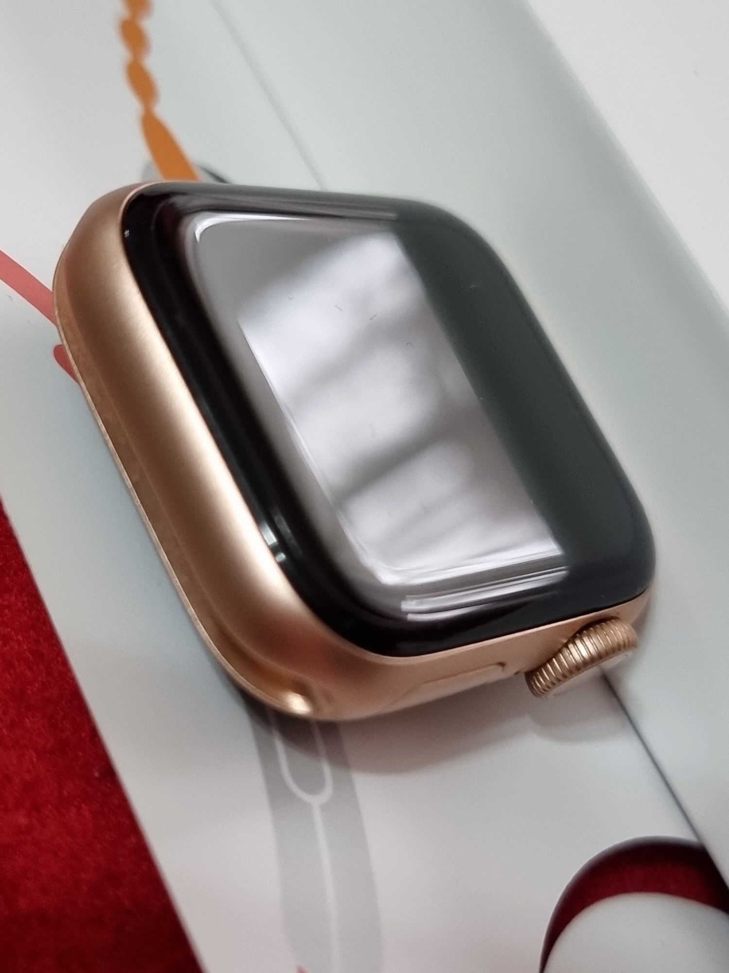 Apple Watch 6, 40mm, Gold Aluminium Case, CA NOU, Pachet complet!!!