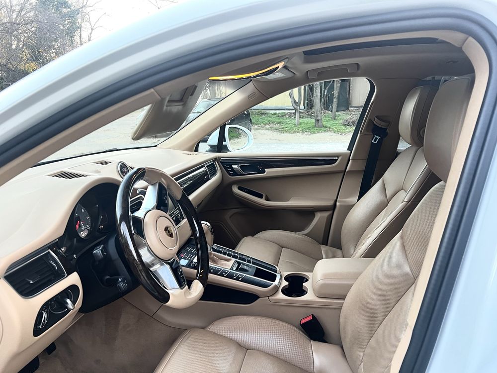 Porsche Macan v8
