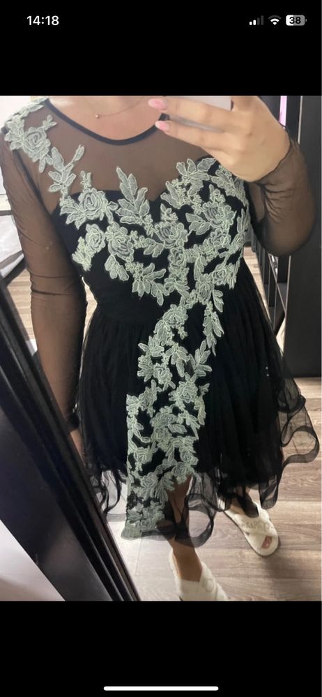Rochie neagra cu model pe lateral