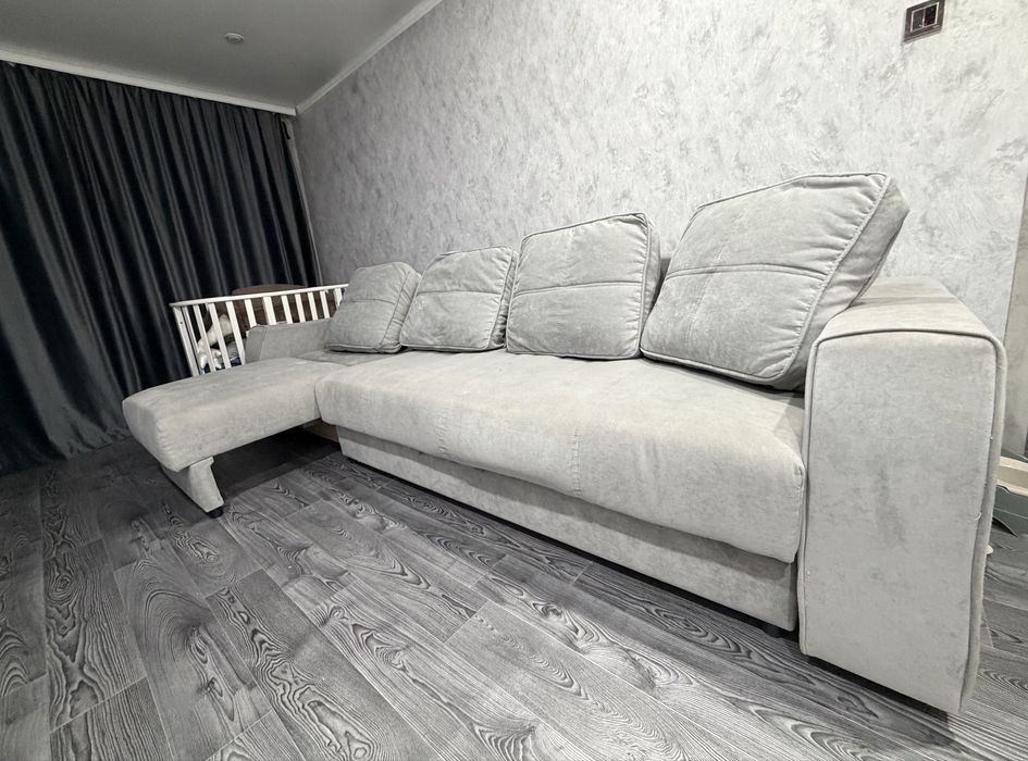 Большой диван , раскладной , угловой  (3метра)