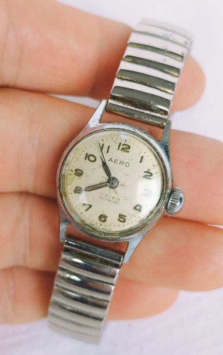 Ceas de damă vintage Aero mecanic, 17 Rubine, anii 1960, cu cristale.