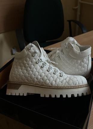 Туристически боти Le Silla