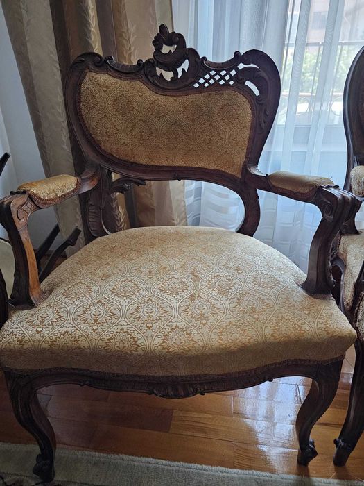 Set mobilier living din lemn masiv, sculptat manual