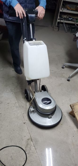 Однощёточная мойечная машина