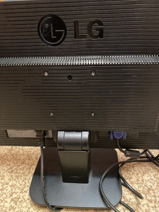 Продается монитор LG Flatron L192 WS