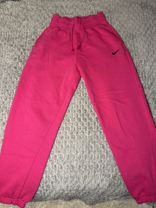 Дамски розов анцуг Nike