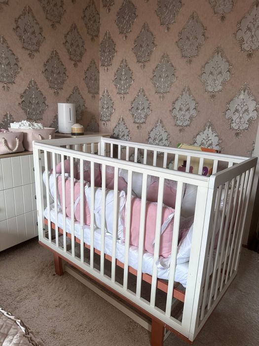 Кроватка детская с матрасом манеж