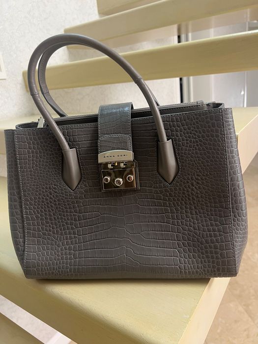 Geanta Anna Cori noua