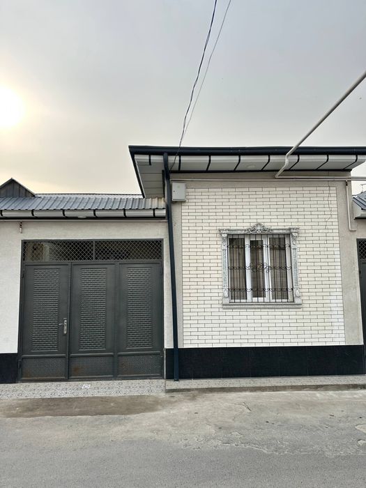 Uy sotiladi 1.1 sotix 4 xona