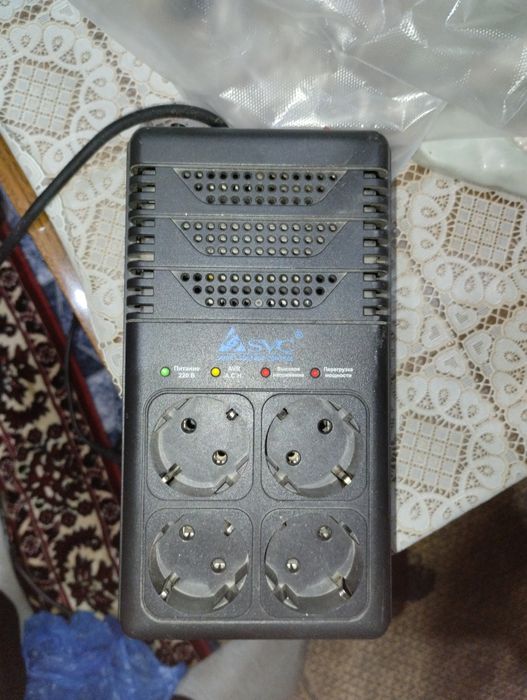 Стабилизатор напряжения SVC AVR-1008-G