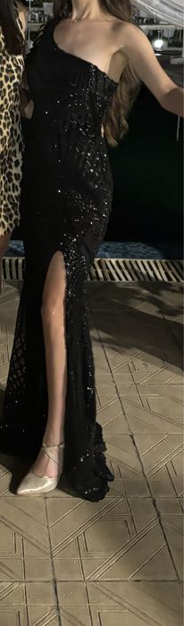 Официална черна рокля