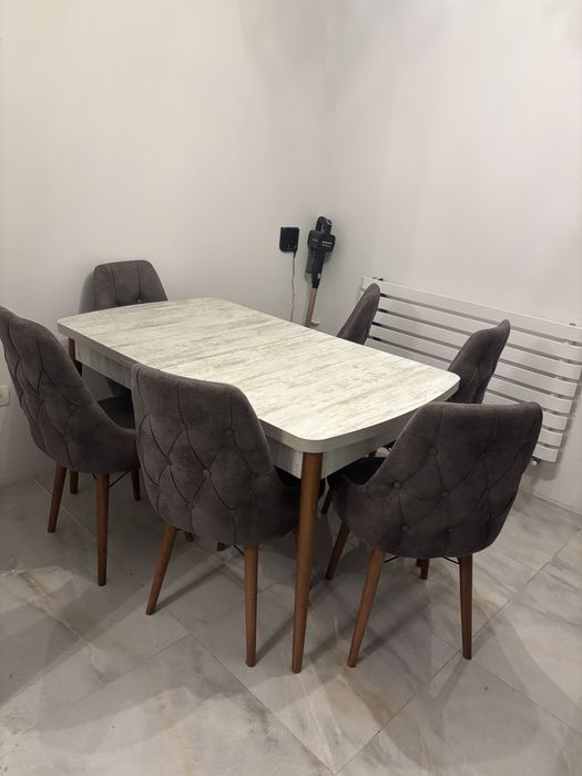 Masa extensibila cu 6 scaune