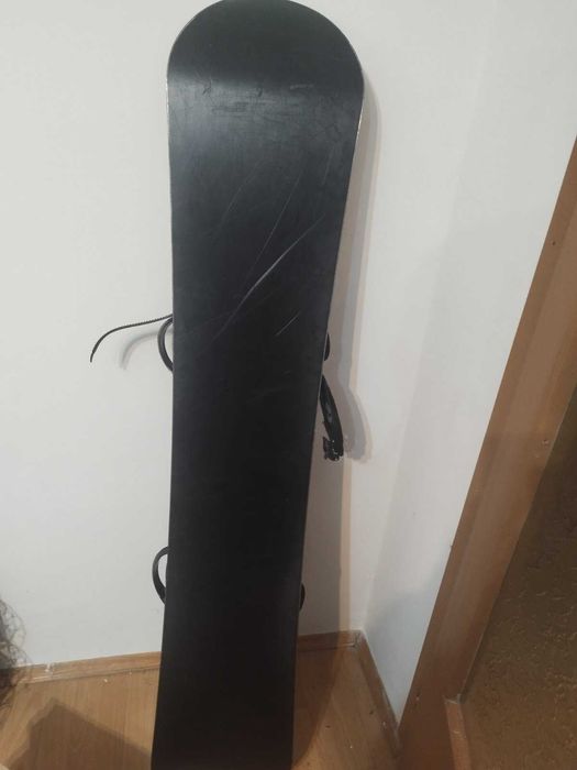 Продавам сноуборд с автомати