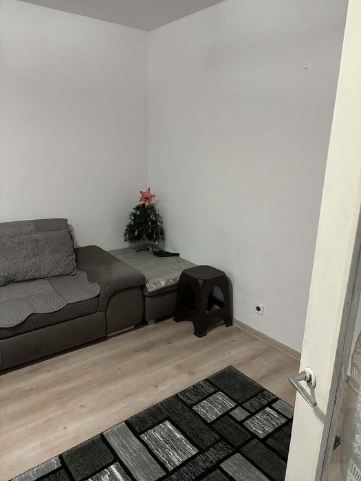 Apartament cu două camere de închiriat