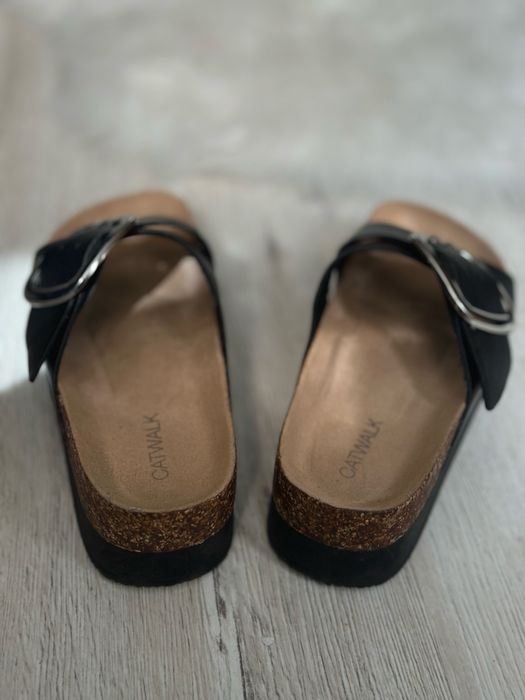 Saboti din piele naturala