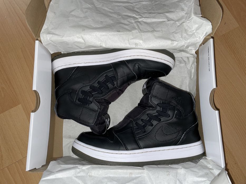 Air Jordan  WMNS 1 NOVA XX negru