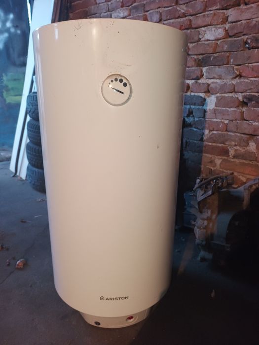 Canapea extensibila , boiler electric Ariston 100 l