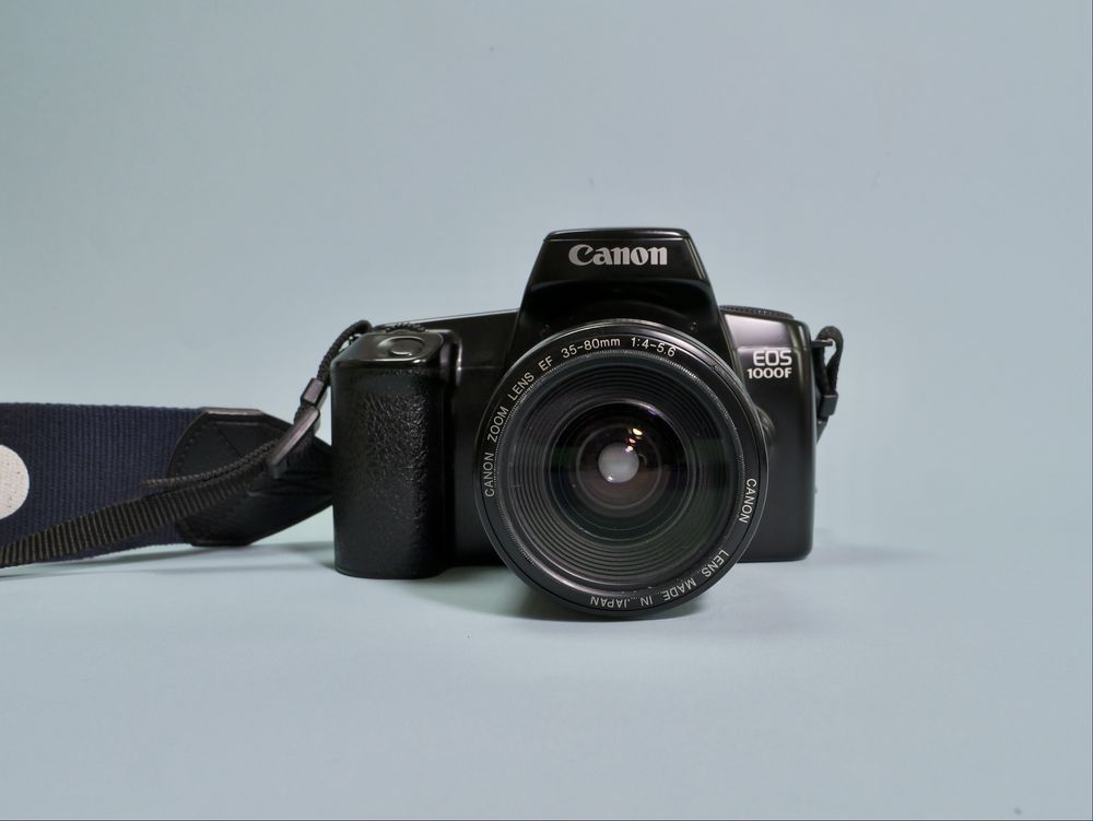 Canon EOS 1000F + Hoya 52mm