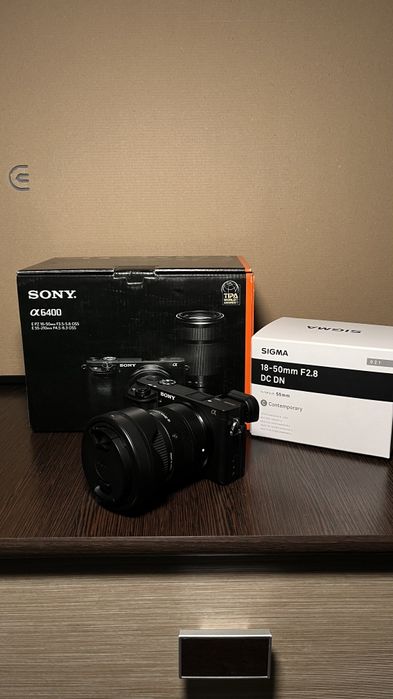 Sony Alpha 6400 + Sigma 18-50mm f/2.8 + аксессуары