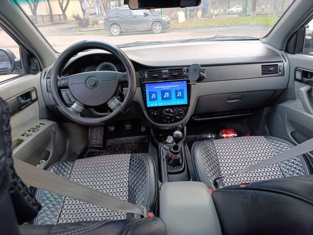 Chevrolet Lacetti  1.8 бензин