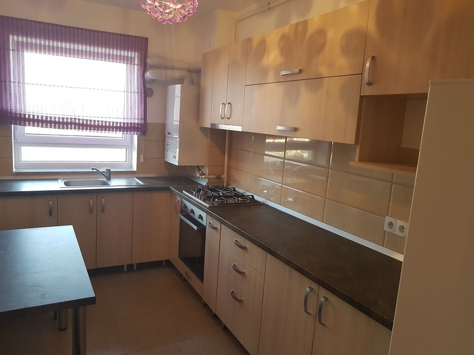 Particular închiriez apartament cu 2 camere în Avangarden 3