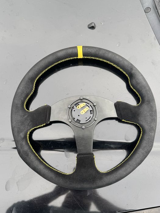 Трилъчев спортен волан 350мм