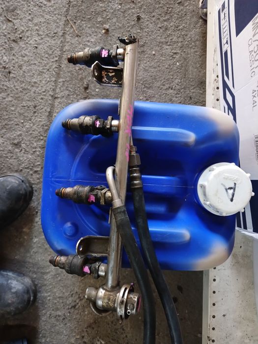 Рампа с форсунками Audi a4