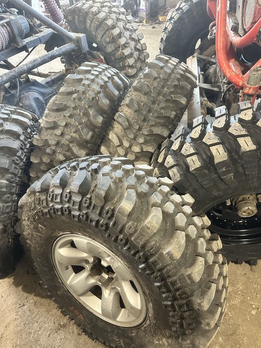 Гуми с джанти  35x11.5R16