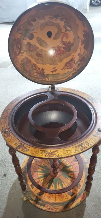 Подвижен бар за напитки.